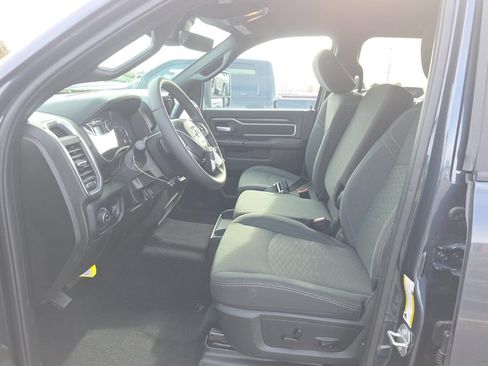 Certified 2025 RAM 2500 Big Horn AWD/4WD image 2