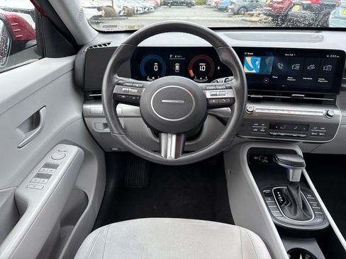 Used 2024 Hyundai Kona SEL image 29