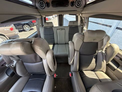 Used 2020 GMC Savana 2500 Extended w/ Enhanced Convenience Package image 40