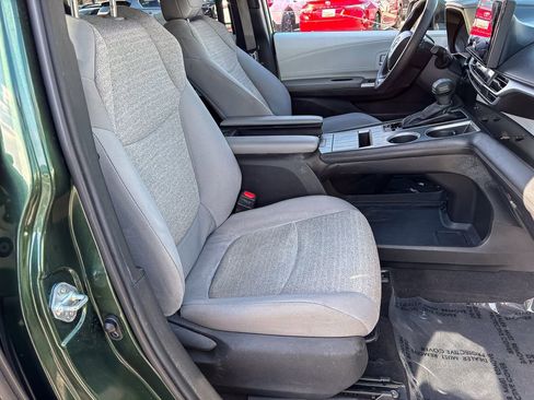 Certified 2025 Toyota Sienna LE image 37
