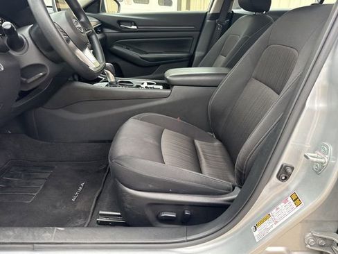 Used 2024 Nissan Altima 2.5 SV image 12