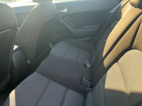 Used 2017 Kia Forte LX FWD image 6
