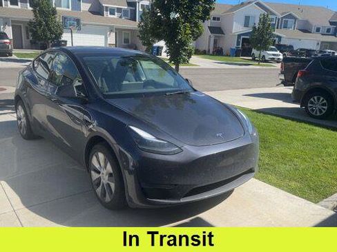 Used 2024 Tesla Model Y Long Range AWD/4WD image 1