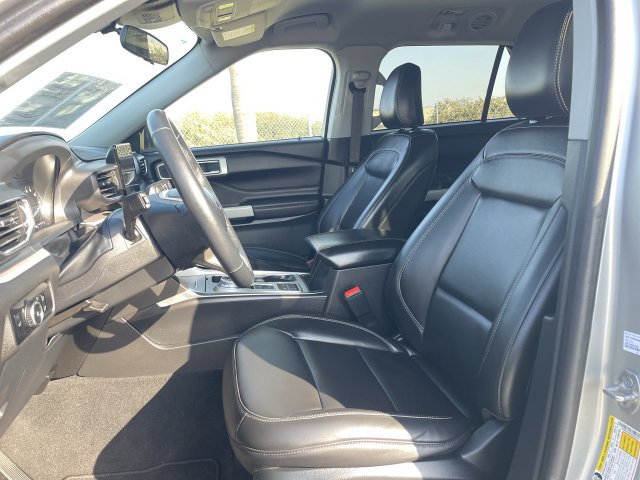 Used 2024 Ford Explorer XLT w/ Equipment Group 202A RWD image 18