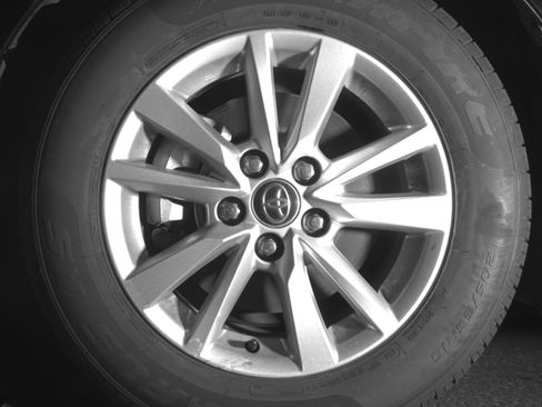 Used 2025 Toyota Camry LE FWD image 12