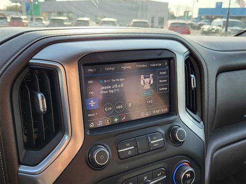 Used 2020 Chevrolet Silverado 2500 LTZ w/ LTZ Convenience Package image 25