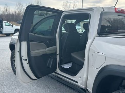 New 2026 Chevrolet Colorado ZR2 AWD/4WD image 30