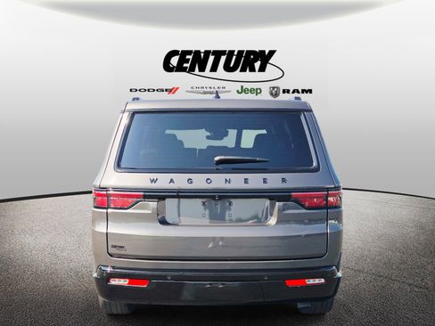 Used 2024 Jeep Wagoneer Series II w/ Convenience Group I AWD/4WD image 5