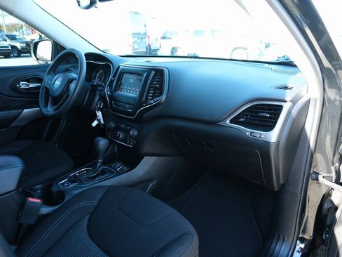 Used 2021 Jeep Cherokee Latitude image 32