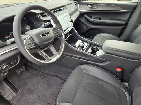 New 2026 Jeep Grand Cherokee Altitude AWD/4WD image 11