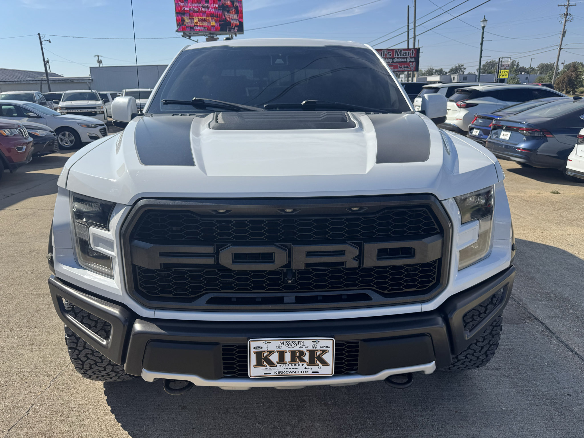 Used 2018 Ford F150 Raptor w/ Equipment Group 802A Luxury AWD/4WD image 8