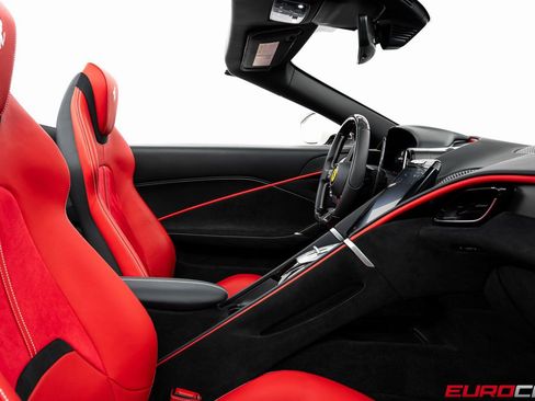 Used 2025 Ferrari Roma Spider RWD image 36