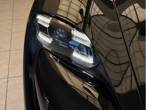 Used 2023 Porsche Taycan image 38