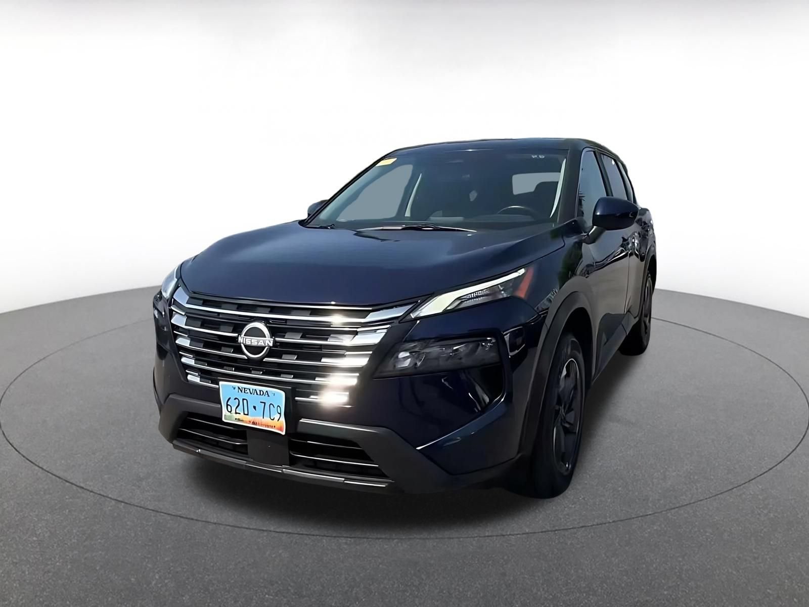 Used 2025 Nissan Rogue SV FWD image 6