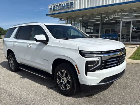 Used 2025 Chevrolet Tahoe LT RWD image 1