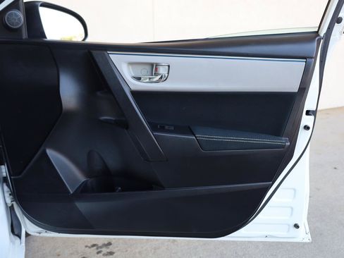Used 2014 Toyota Corolla LE FWD image 30