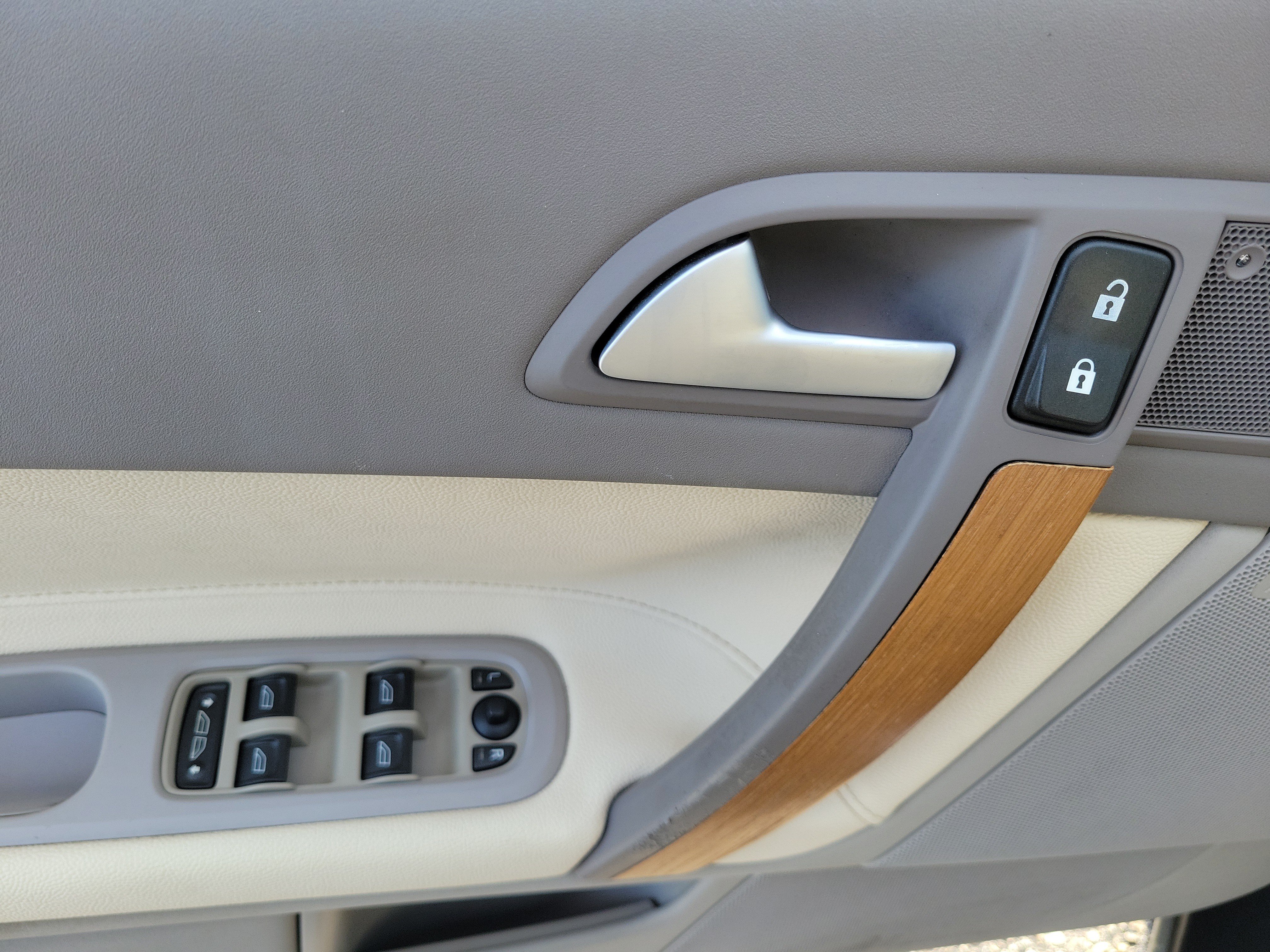 Used 2008 Volvo C70 T5 FWD image 20