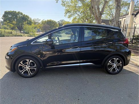 Used 2017 Chevrolet Bolt Premier w/ Driver Confidence II Package image 2