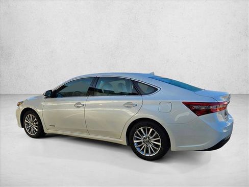 Used 2018 Toyota Avalon Limited FWD image 7