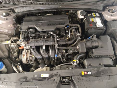 Used 2022 Hyundai Elantra Limited w/ Cargo Package FWD image 30