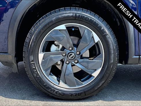 Used 2024 Nissan Rogue SV AWD/4WD image 32