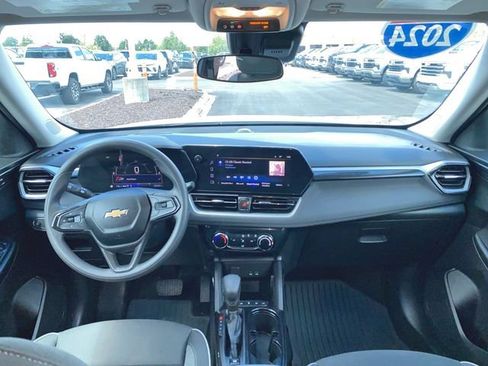 Used 2024 Chevrolet TrailBlazer LT w/ Driver Confidence Package AWD/4WD image 19
