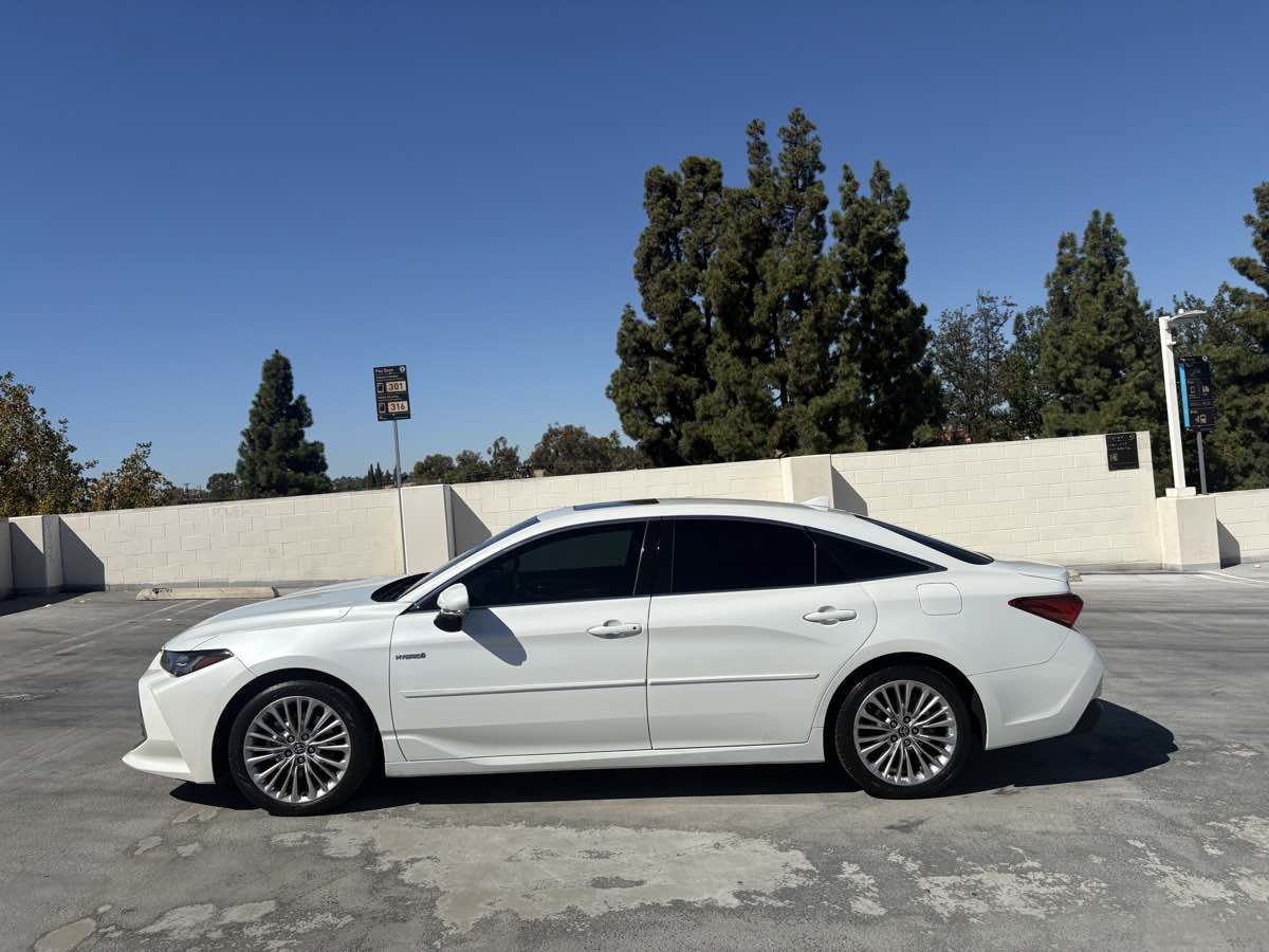 Used 2020 Toyota Avalon Limited w/ Advanced Safety Package FWD image 10