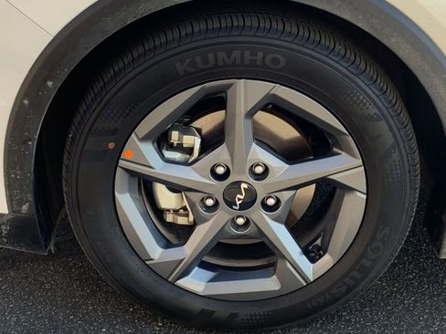 Used 2025 Kia K4 LXS image 29