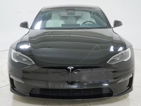Used 2023 Tesla Model S Plaid image 2