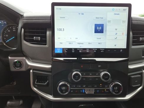 Used 2022 Ford Expedition XLT image 10