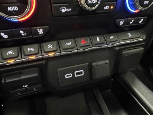 Used 2021 GMC Sierra 1500 AT4 w/ AT4 Premium Package AWD/4WD image 21