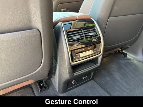 Used 2019 BMW X7 xDrive40i w/ Premium Package AWD/4WD image 25