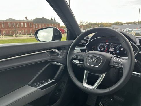 Certified 2025 Audi Q3 2.0T Premium w/ Convenience Package image 12