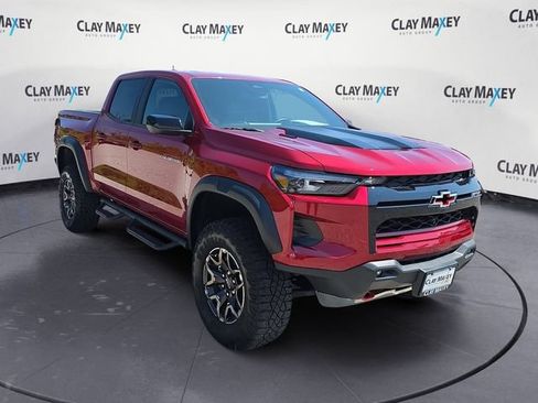 Used 2025 Chevrolet Colorado ZR2 w/ Technology Package AWD/4WD image 7