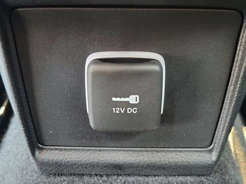 Used 2022 Jeep Compass Latitude w/ Sun and Sound Group AWD/4WD image 16