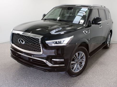 Used 2020 INFINITI QX80 Luxe w/ All-Season Package RWD image 2