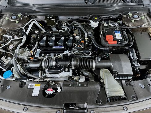 Certified 2018 Honda Accord EX image 28