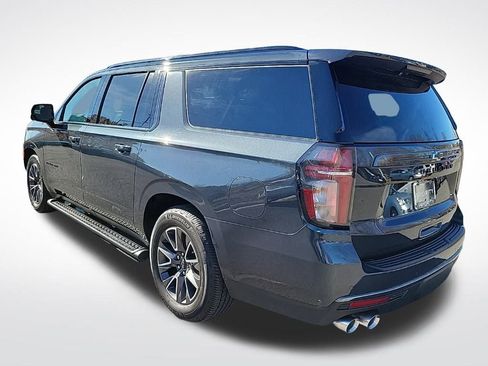 Used 2022 Chevrolet Suburban Z71 w/ Z71 Off-Road Package image 3