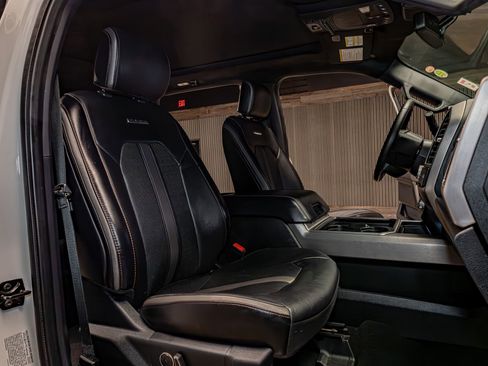 Used 2020 Ford F450 Platinum w/ FX4 Off-Road Package image 28