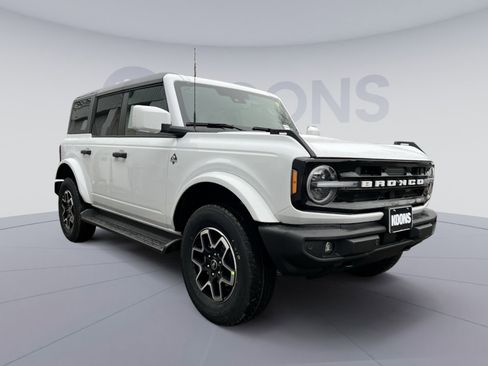 New 2026 Ford Bronco Outer Banks AWD/4WD image 10