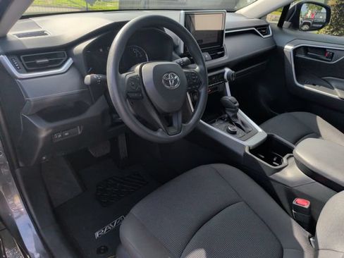 Used 2025 Toyota RAV4 LE AWD/4WD image 17
