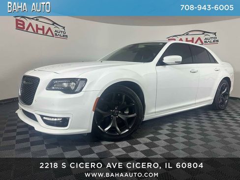 Used 2023 Chrysler 300 Touring L w/ Popular Equipment Group RWD image 1