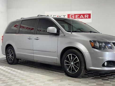 Used 2016 Dodge Grand Caravan R/T FWD image 2