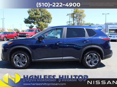 Used 2025 Nissan Rogue SV FWD image 2