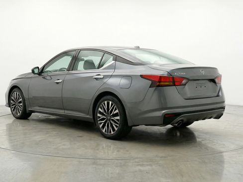 Used 2025 Nissan Altima 2.5 SV FWD image 6