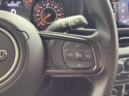 Used 2025 Jeep Gladiator Sport AWD/4WD image 35