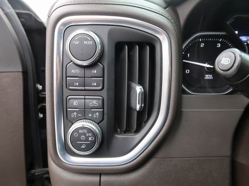 Certified 2023 GMC Sierra 3500 Denali image 17