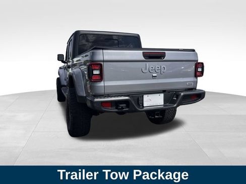 Used 2020 Jeep Gladiator Overland AWD/4WD image 3