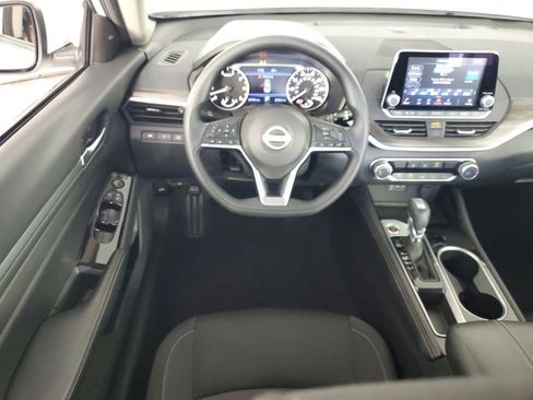 Used 2023 Nissan Altima 2.5 SV image 14