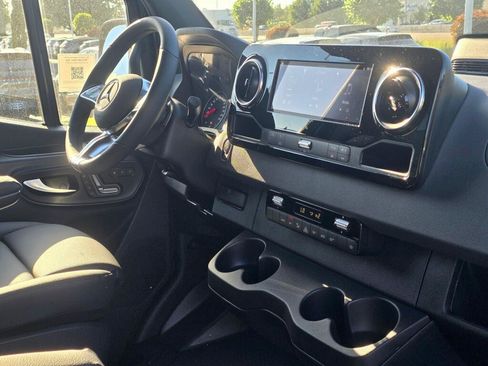 New 2026 Mercedes-Benz Sprinter 2500 image 24